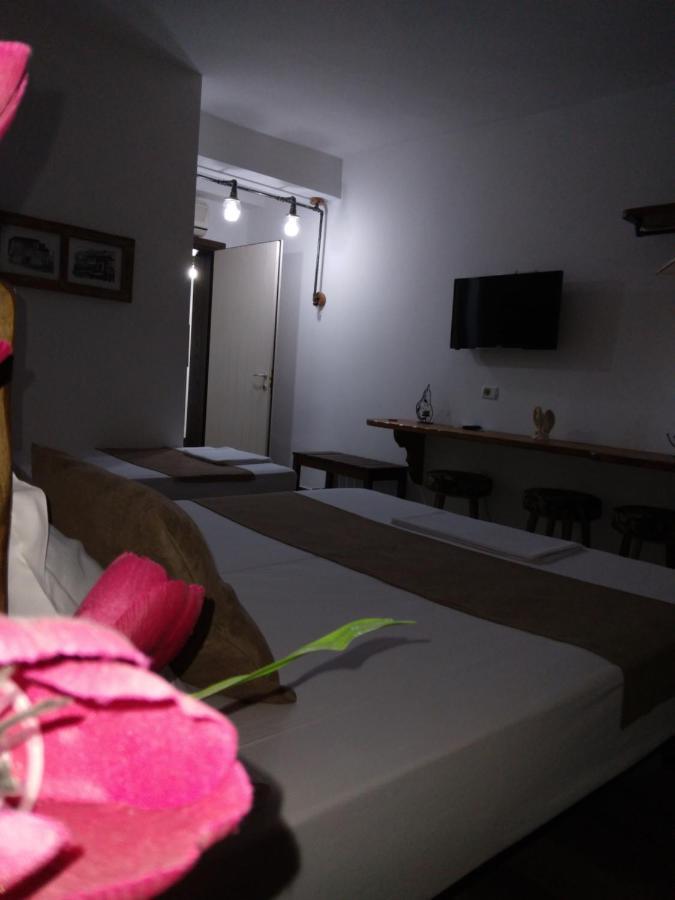 Hotel Omer Берат Экстерьер фото